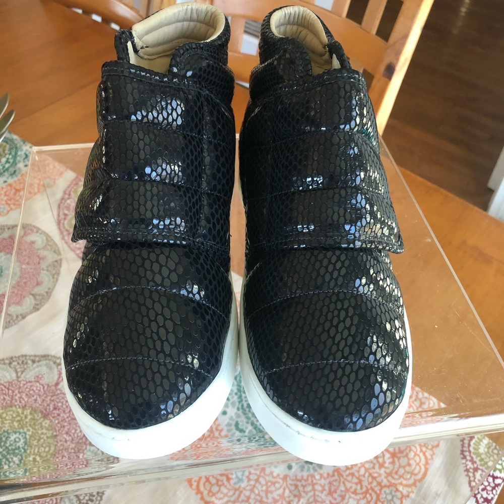 New Marc Joseph High Top Snake Embossed Sneakers Sz 6.5